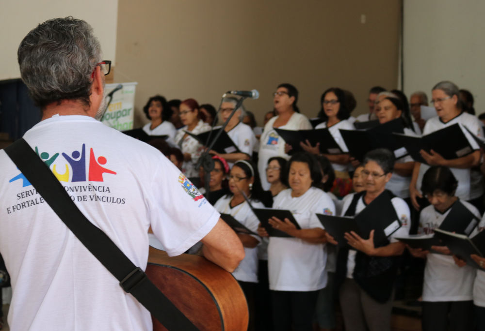 Projeto Vida Ativa realiza comemoração do dia das mães
